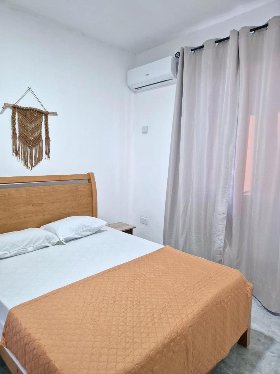 Skyview Apartment- Rooftop Penthouse With Sunset & Sea Views Flic en Flac Exterior photo