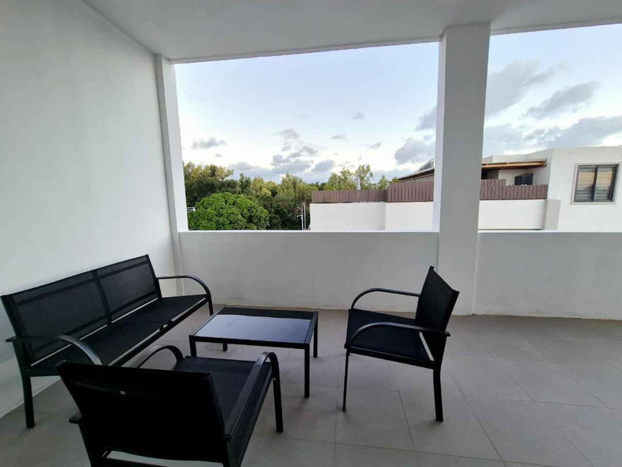 Skyview Apartment- Rooftop Penthouse With Sunset & Sea Views Flic en Flac Exterior photo