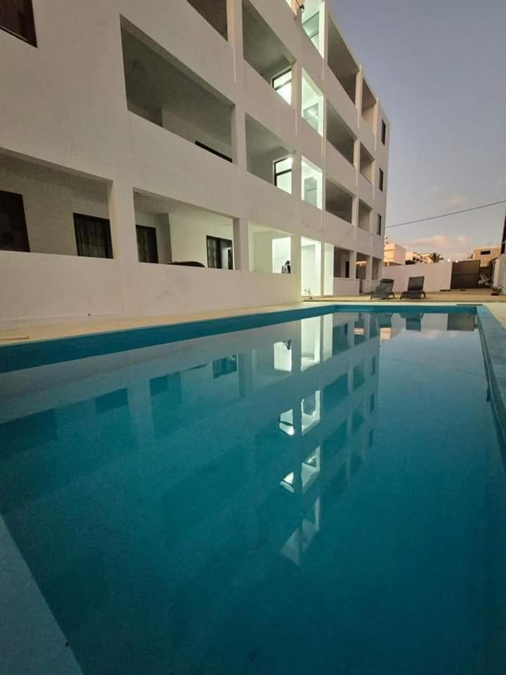 Skyview Apartment- Rooftop Penthouse With Sunset & Sea Views Flic en Flac Exterior photo